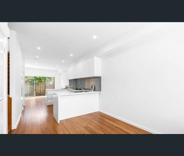 12 Dolman Lane, Newport, Vic 3015 - Photo 1