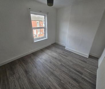 2 Bedroom Terraced House for Rent - Photo 4