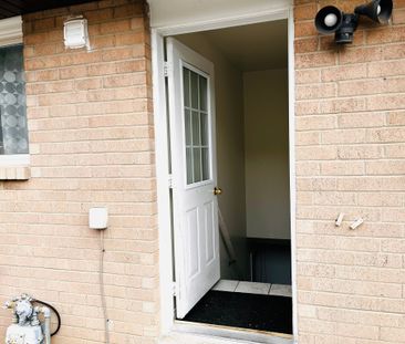 For Lease - 23 Gulliver Crescent, Brampton, Ontario - Photo 2