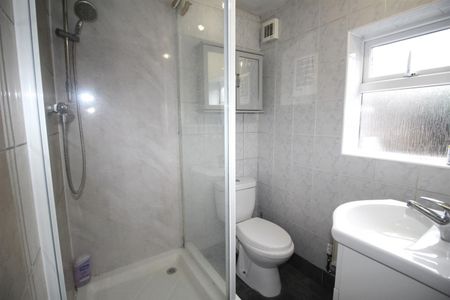 1 Bedroom Room To Let - Photo 4