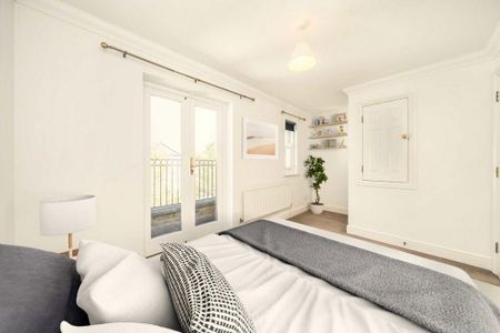 4 bedroom terraced house to rent - Photo 2
