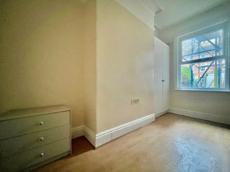 Brookfield Road, Leeds - Photo 2