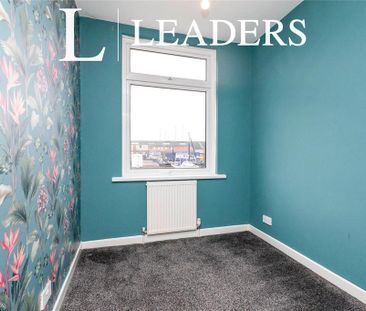 3 bedroom semi-detached house to rent - Photo 4