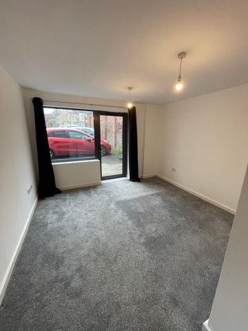 1 Bed Flat, Grange Road West, CH43 - Photo 2