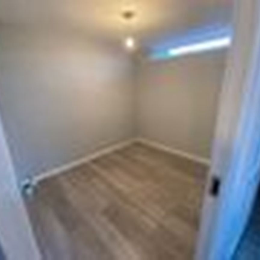 5 Bed Terraced House, Somerby Road, IG11 - Photo 1