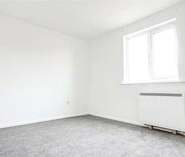 Dunnock Close, Enfield, London, N9 - Photo 6