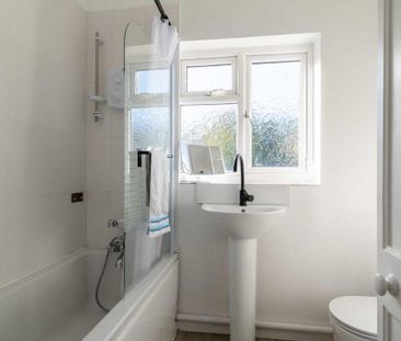3 bedroom apartment to rent - Photo 5