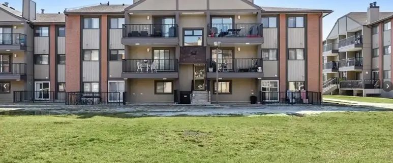 2bed/2 full baths,2 heated parking, one level, Newer appliances, Inc. utilities | 2112 - 13045 6 Street Southwest, Calgary - Photo 1