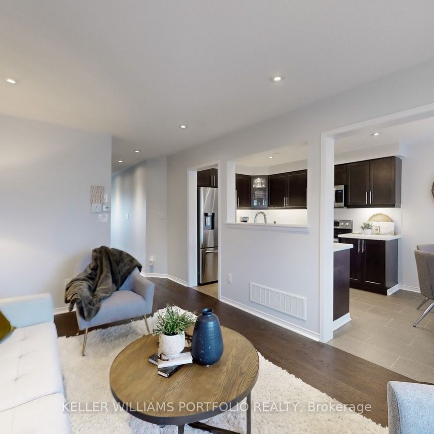 For Lease - 773 Miller Park Avenue, Bradford West Gwillimbury, Ontario - Photo 1