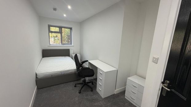 Room 3, Queen Margarets Road, Coventry - Photo 1