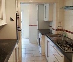 4 Bed Terraced House, Yoxley Drive, IG2 - Photo 5