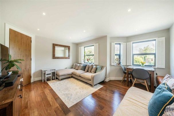 Coleshill Road, Teddington, TW11 - Photo 1