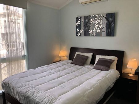 Fully Furnished & Fully Bedded Home in Prime Richmond Location - Photo 3