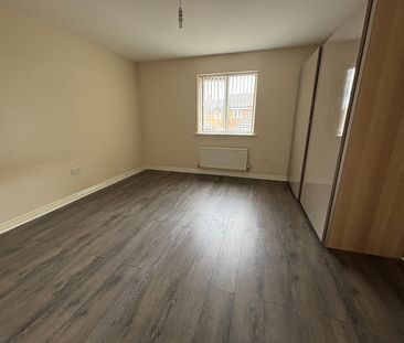 3 Bed Terraced House, Signals Drive, CV3 - Photo 3