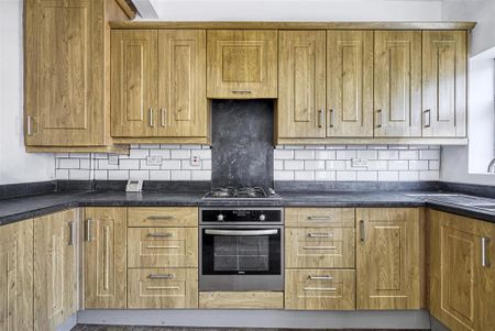 House to rent - Photo 5