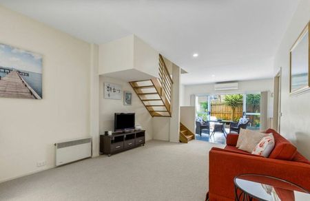 BEACH ON YOUR DOOR STEP! - Photo 3