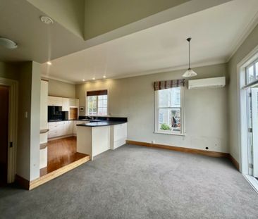 Poised and proud in Maori Hill - Photo 3