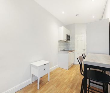 Southwell Gardens, SW7 - Photo 1