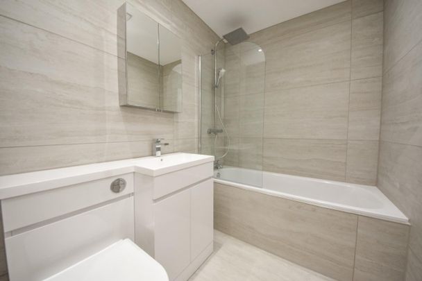 3 bed House - End Terrace for Rent - Photo 1