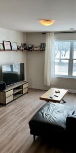 Grand 4 ½ moderne style condo avec terrasse immense à Waterville - Photo 3