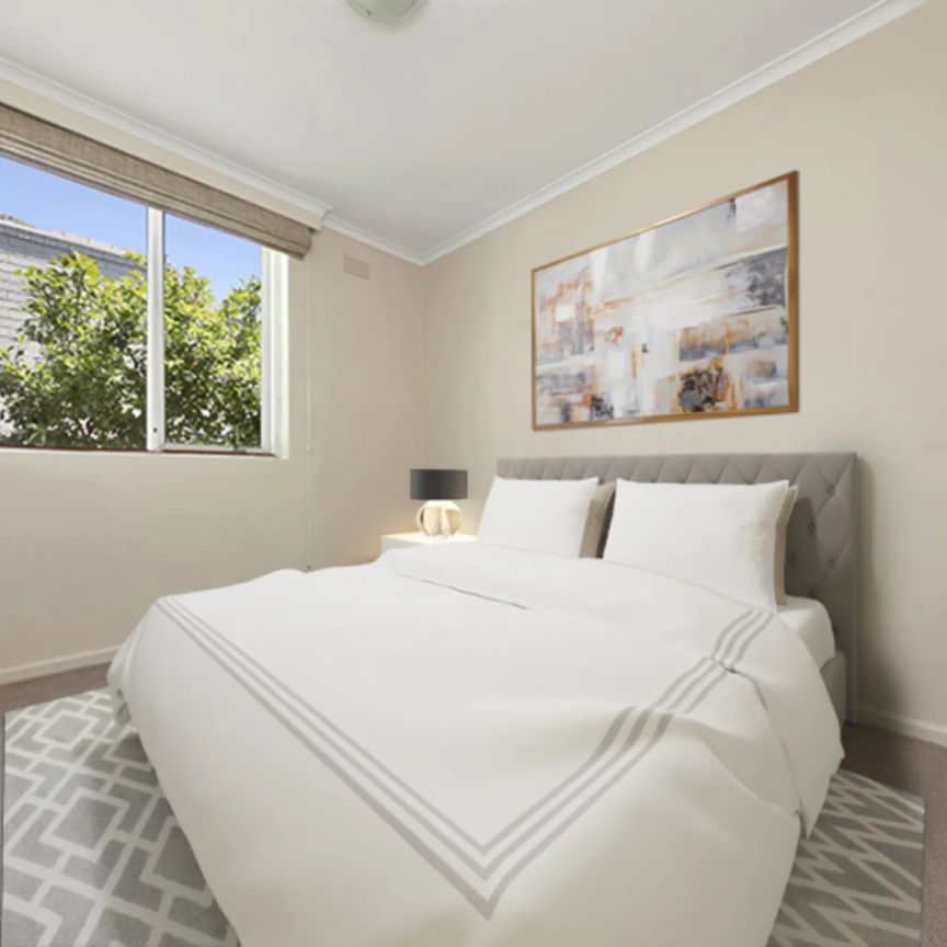 Bright Two Bedroom Apartment. - Photo 1