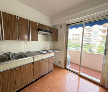 Location Appartement 1 pièce 33m² ANTIBES 06600 - Photo 4