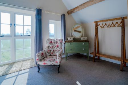 1 Upper Fields Farm, Moreton in Marsh, GL56 9AB, Moreton-In-Marsh - Photo 2