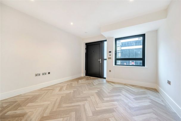 Cockfosters Road, EN4, London - Photo 1