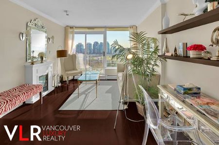 Condo in Downtown Vancouver, BC - Photo 2