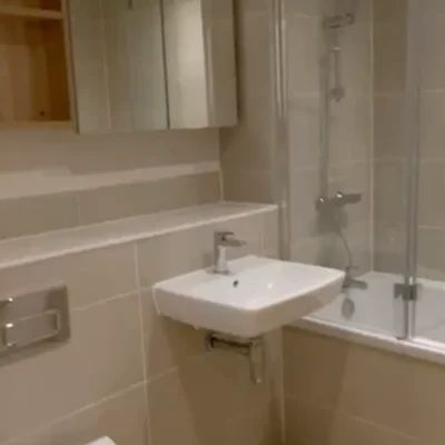 1 Bedroom 1 Bathroom Flat18 - Photo 3