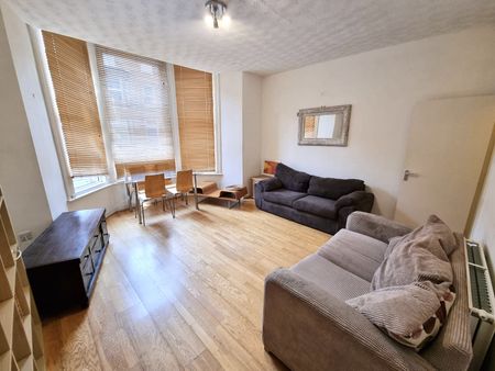 Livingston Avenue, Liverpool, L17 - Photo 2