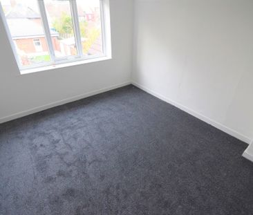 To Let 1 Bed Flat - Photo 4