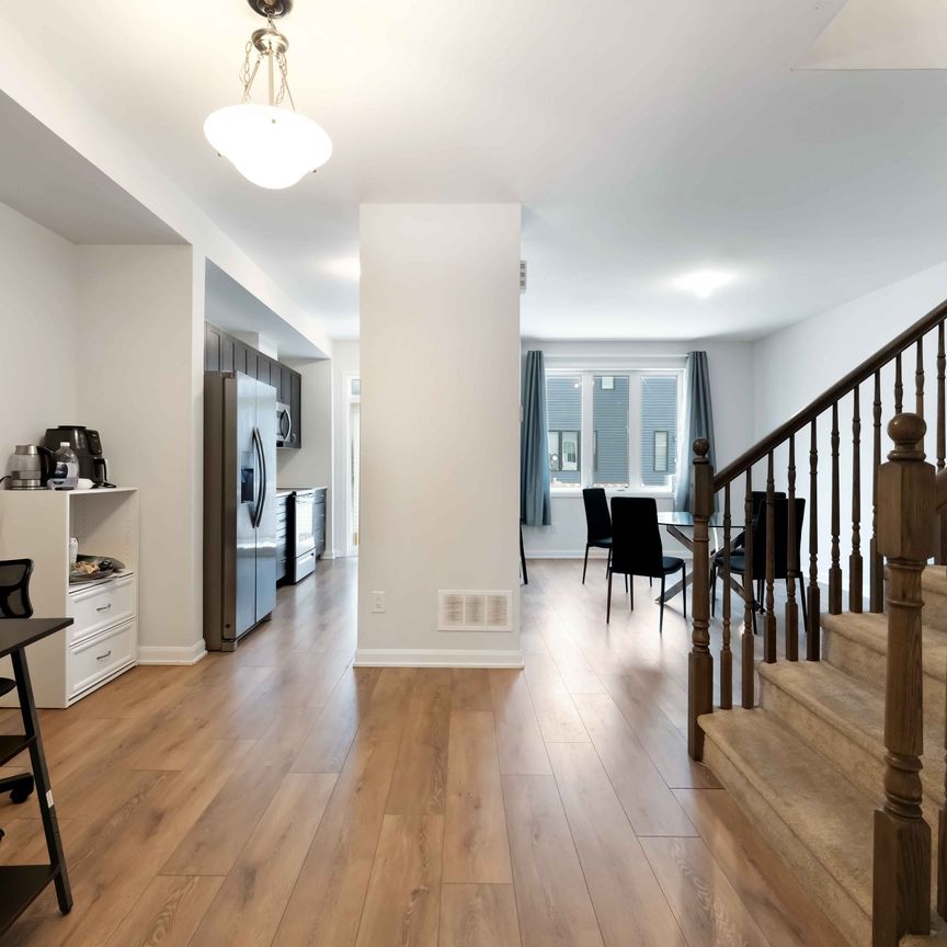 For Lease - 1022 Ballyhale Heights, Barrhaven, Ontario - Photo 1