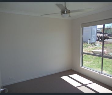 Modern Glenvale Unit - Photo 3