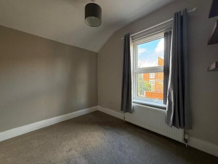 4 bedroom terraced house to rent - Photo 5