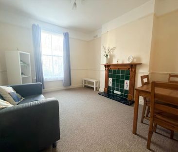 High Street, Bath, Twerton - Photo 1