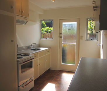 2 Bedroom, Neat & Tidy in Central City - Photo 5