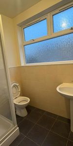 2 bedroom end of terrace house to rent - Photo 3