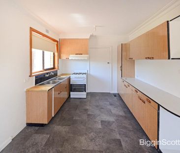 PERFECT FAMILY HOME! - Photo 1