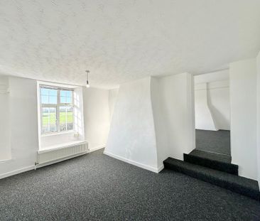 4 bedroom character property to rent - Photo 2