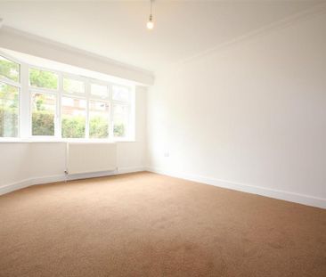2 bedroom semi-detached bungalow to rent - Photo 6