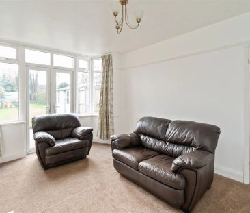 3 bed semi-detached house to rent in Moreton Road, Shirley, Solihull - Photo 3