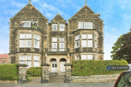 3 bedroom flat to rent - Photo 4