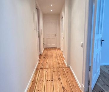 Wunderschöne 2-Zimmer-Altbauwohnung im Zweitbezug nach Modernisieru... - Photo 3