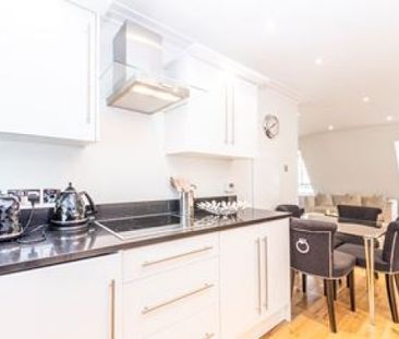 One Bedroom Flat to rent in London - Photo 2