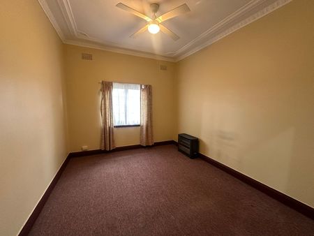 Home For Rent - Photo 4