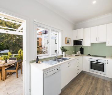 Gorgeous Federation apartment, impressive from every aspect - Photo 6