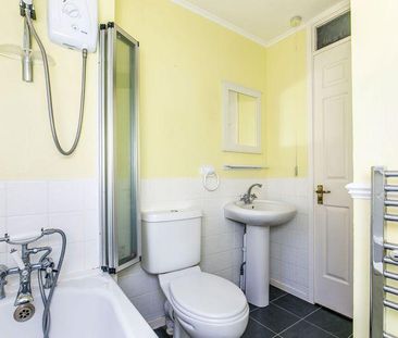 3 bedroom semi-detached house to rent - Photo 6