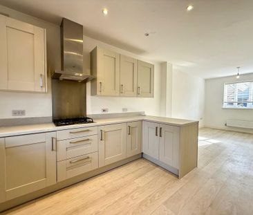 4 bedroom detached house to rent - Photo 3