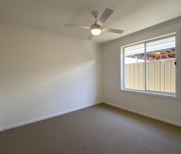 Modern 3 Bedroom Family Home! - Photo 3